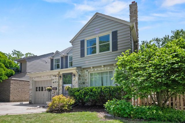 315 E Carlisle AVENUE, Whitefish Bay, WI 53217