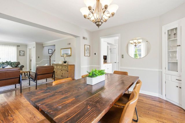 315 E Carlisle AVENUE, Whitefish Bay, WI 53217