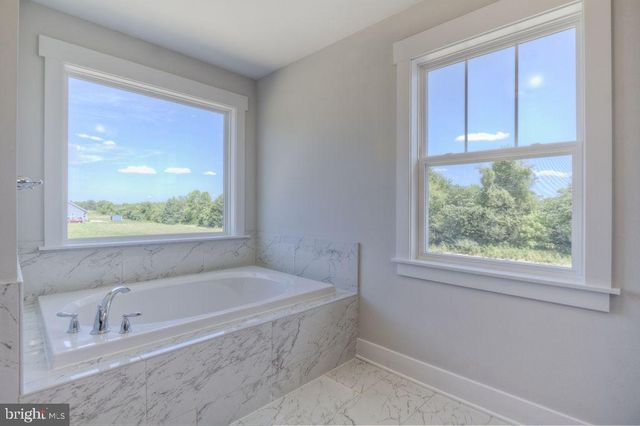480 LEELAND RD, Fredericksburg, VA 22405