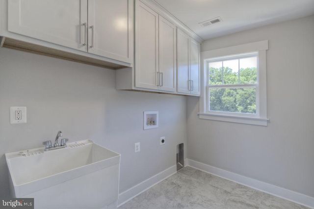 480 LEELAND RD, Fredericksburg, VA 22405