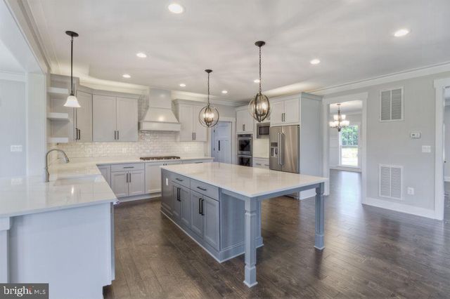 480 LEELAND RD, Fredericksburg, VA 22405