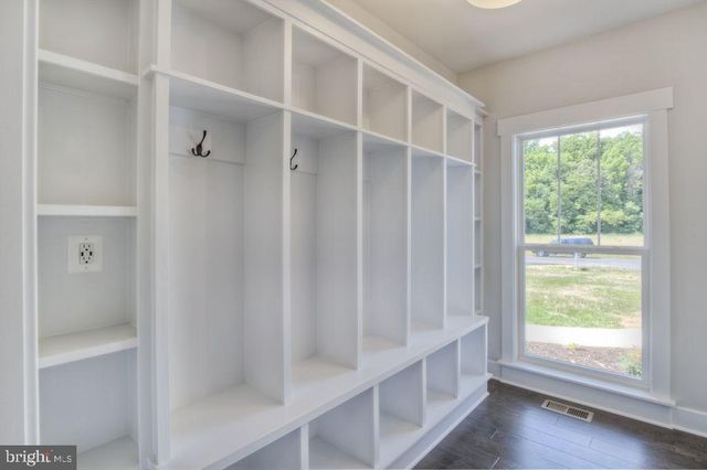 480 LEELAND RD, Fredericksburg, VA 22405