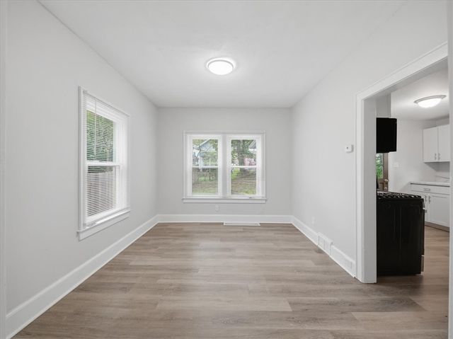 516 West End Ave, Coraopolis, PA 15108