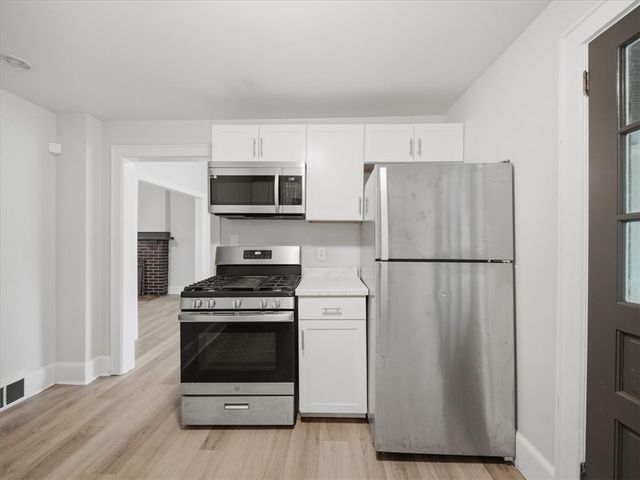 516 West End Ave, Coraopolis, PA 15108