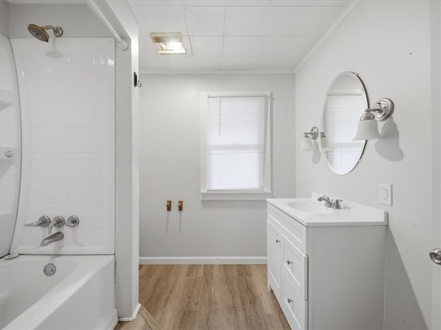 516 West End Ave, Coraopolis, PA 15108