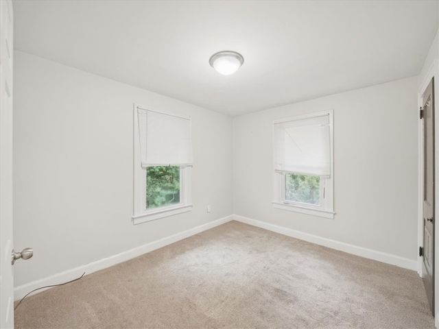 516 West End Ave, Coraopolis, PA 15108