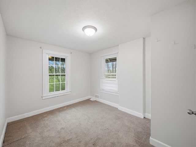 516 West End Ave, Coraopolis, PA 15108