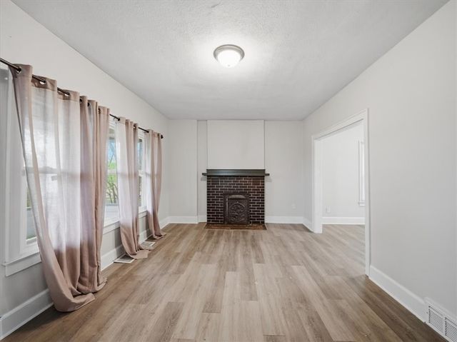 516 West End Ave, Coraopolis, PA 15108