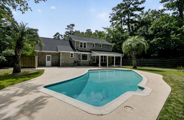 104 Laurens Court, Summerville, SC 29485