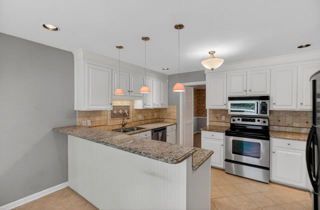 104 Laurens Court, Summerville, SC 29485