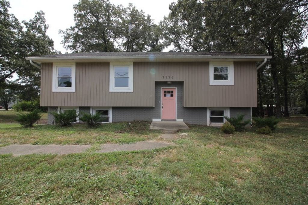1176 Lafayette Rd, Clarksville, TN 37042