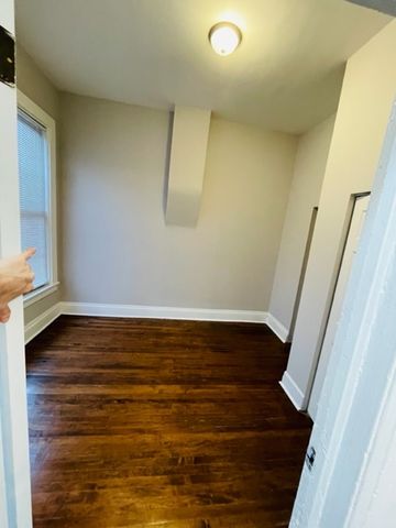 706 S Claremont Avenue, Chicago, IL 60612