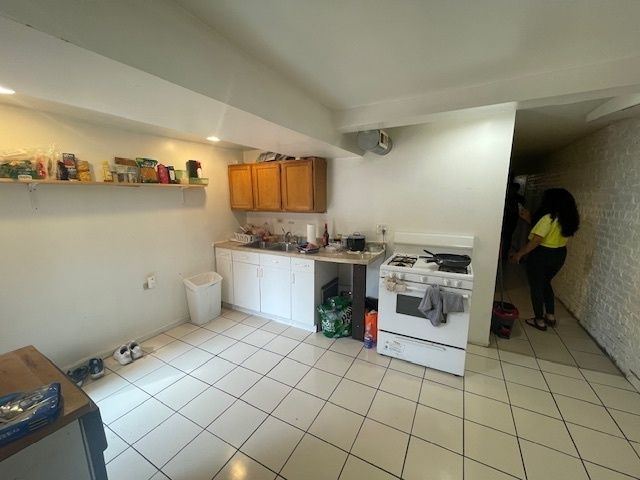 706 S Claremont Avenue, Chicago, IL 60612