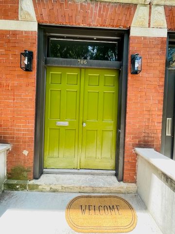 706 S Claremont Avenue, Chicago, IL 60612