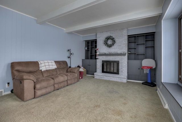 33 W Basswood Lane, Milton, WI 53563