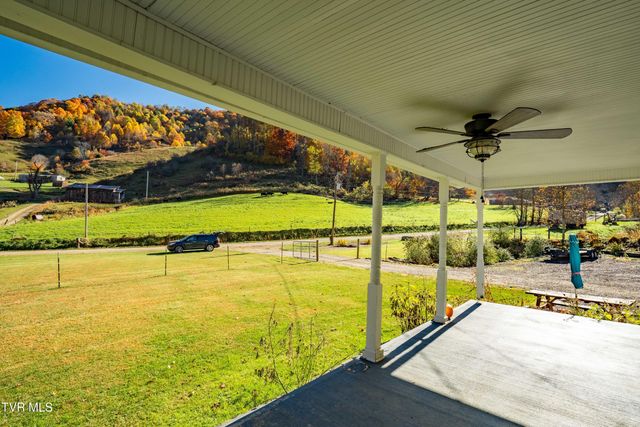 1128 Drakes Creek Road, Trade, TN 37691