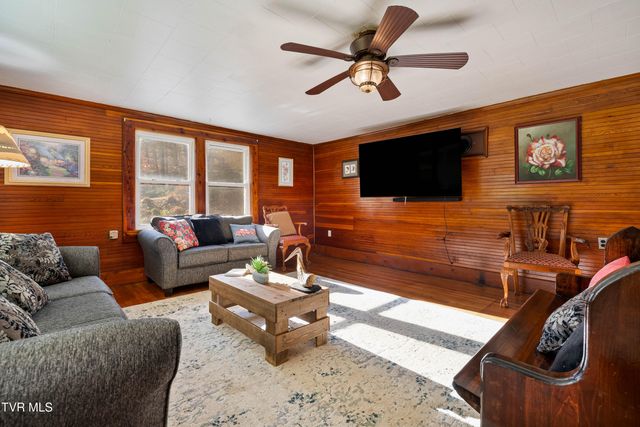 1128 Drakes Creek Road, Trade, TN 37691