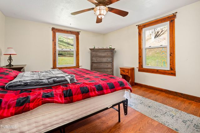 1128 Drakes Creek Road, Trade, TN 37691