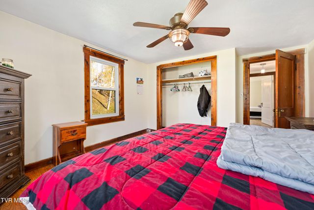 1128 Drakes Creek Road, Trade, TN 37691