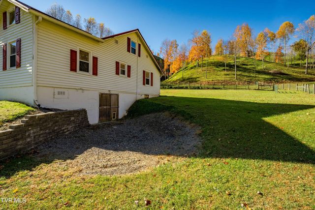 1128 Drakes Creek Road, Trade, TN 37691