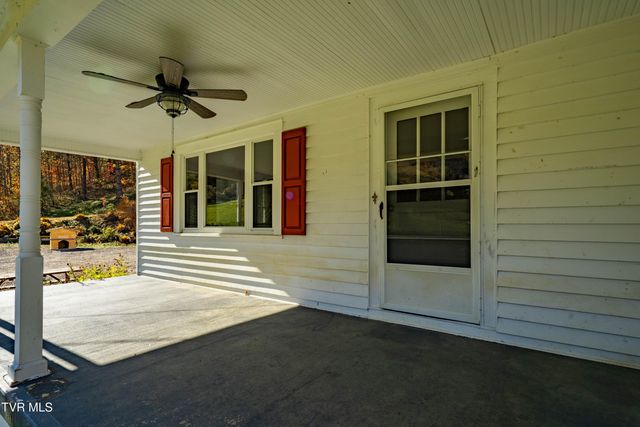 1128 Drakes Creek Road, Trade, TN 37691