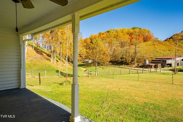 1128 Drakes Creek Road, Trade, TN 37691