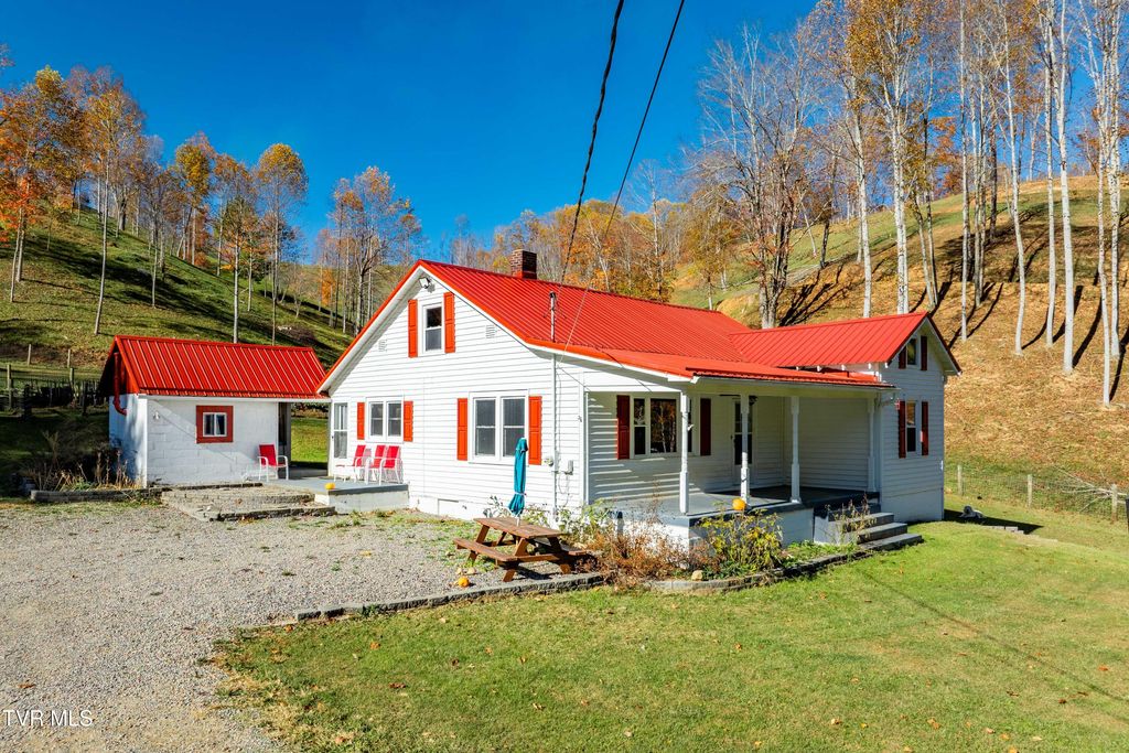 1128 Drakes Creek Road, Trade, TN 37691
