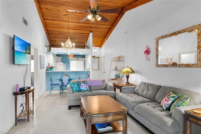 2980 Kings Lake BLVD 2980, Naples, FL 34112