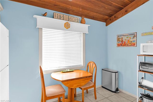 2980 Kings Lake BLVD 2980, Naples, FL 34112
