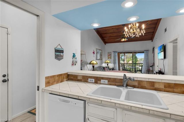 2980 Kings Lake BLVD 2980, Naples, FL 34112