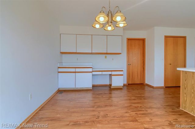 30301 Essex, Farmington, MI 48331