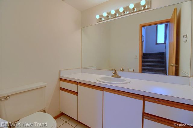 30301 Essex, Farmington, MI 48331