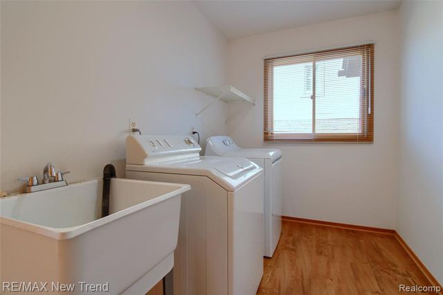 30301 Essex, Farmington, MI 48331