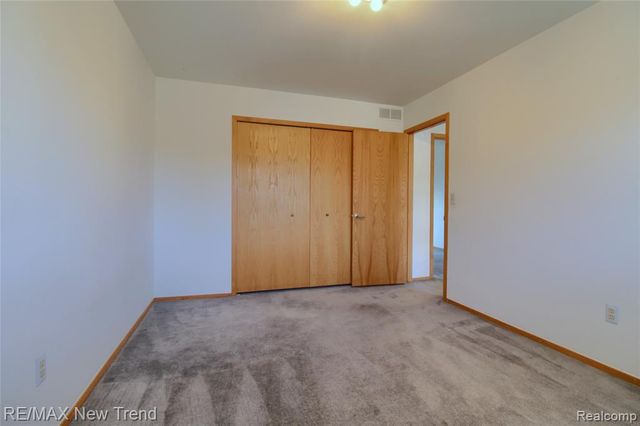 30301 Essex, Farmington, MI 48331