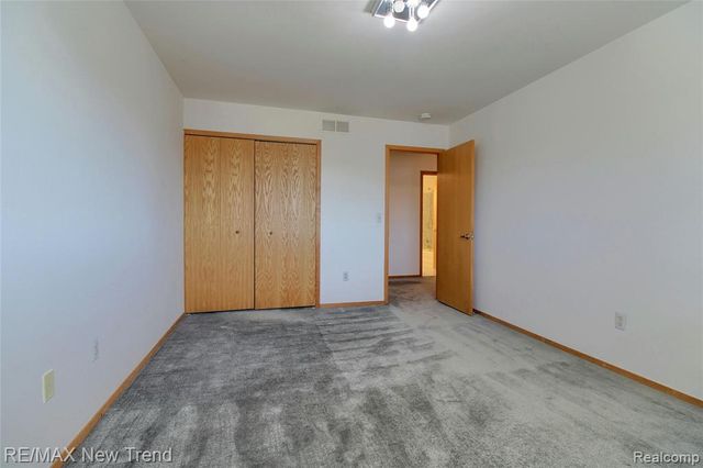 30301 Essex, Farmington, MI 48331