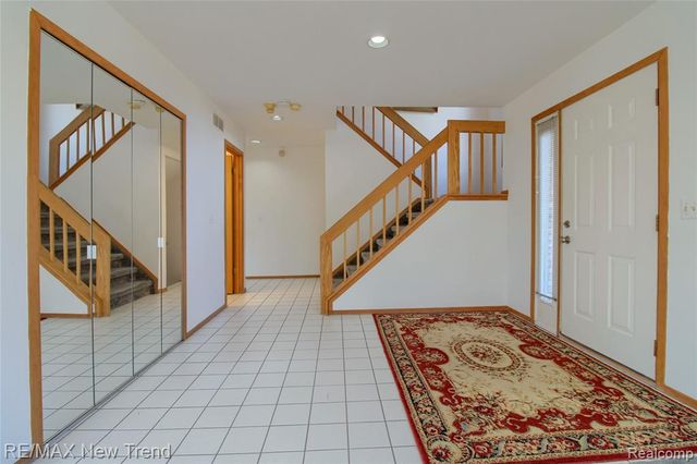 30301 Essex, Farmington, MI 48331