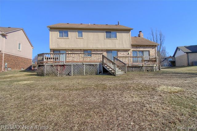 30301 Essex, Farmington, MI 48331