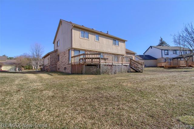 30301 Essex, Farmington, MI 48331