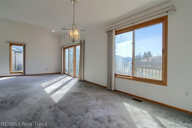 30301 Essex, Farmington, MI 48331