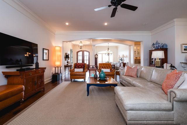 2 Greymoss Cove, Little Rock, AR 72211