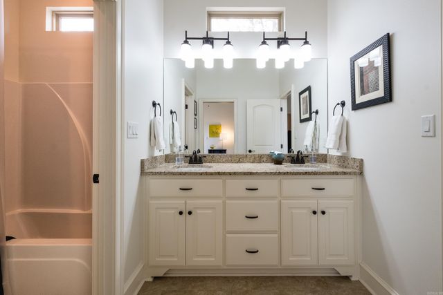 2 Greymoss Cove, Little Rock, AR 72211