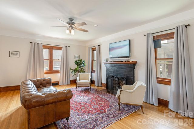831 Oakland Street, Hendersonville, NC 28791