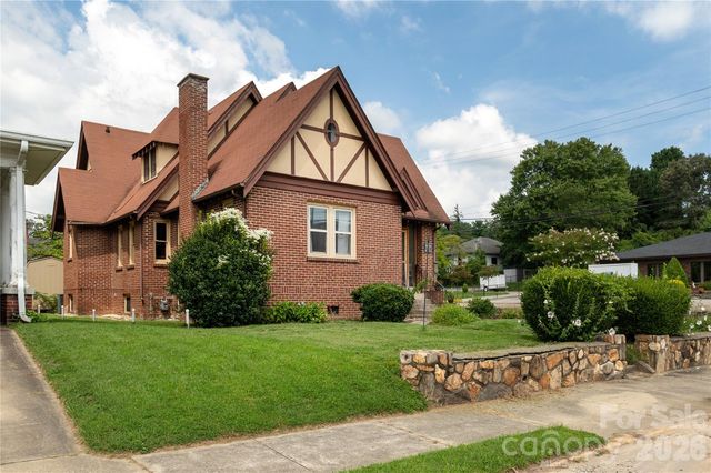 831 Oakland Street, Hendersonville, NC 28791