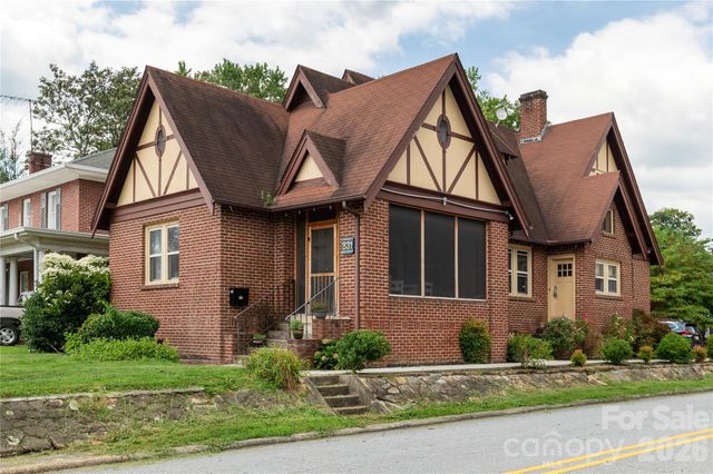 831 Oakland Street, Hendersonville, NC 28791