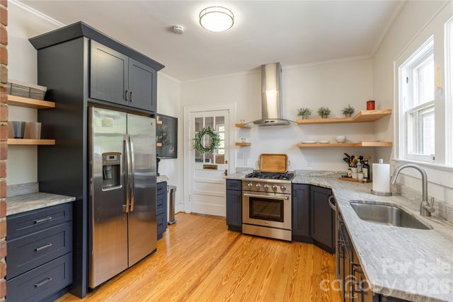 831 Oakland Street, Hendersonville, NC 28791
