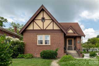 831 Oakland Street, Hendersonville, NC 28791