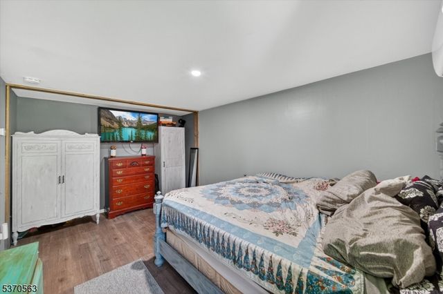 94 Lake Shore Rd, Hardyston Twp., NJ 07460