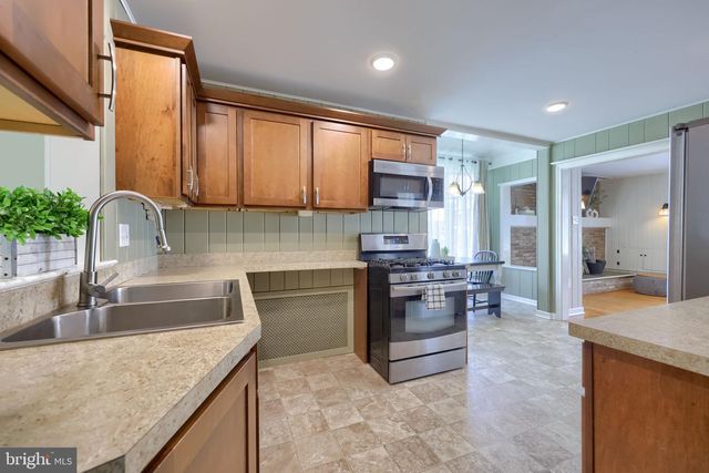 201 W FREDERICK ST, Millersville, PA 17551