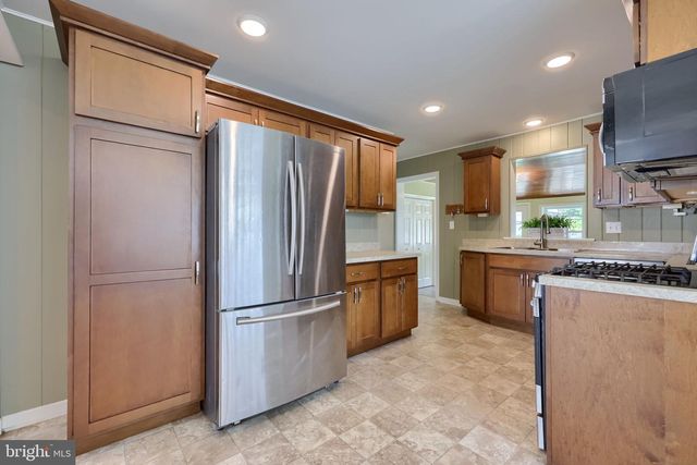 201 W FREDERICK ST, Millersville, PA 17551