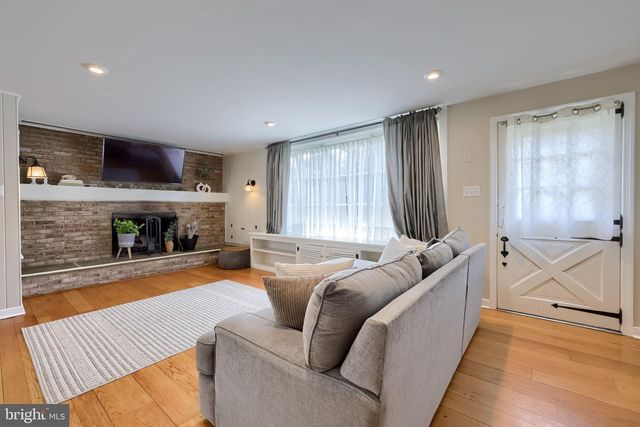 201 W FREDERICK ST, Millersville, PA 17551